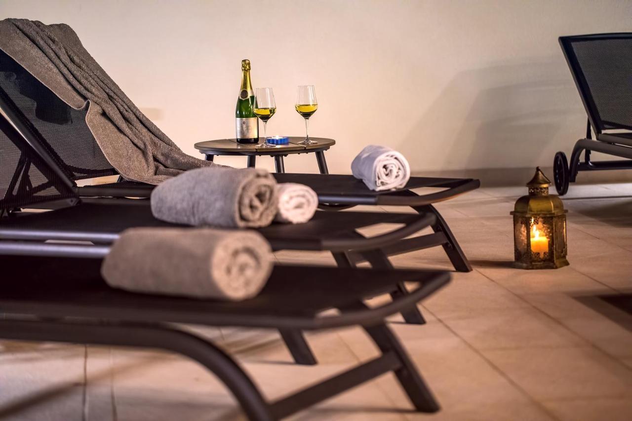 Villa Petra Kastela Bagian luar foto