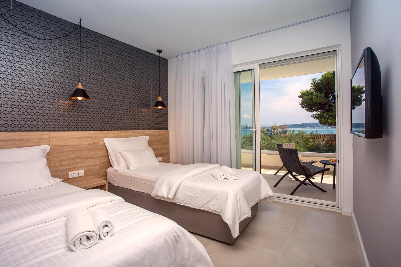 Villa Petra Kastela Bagian luar foto
