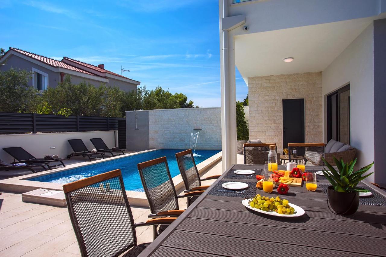 Villa Petra Kastela Bagian luar foto