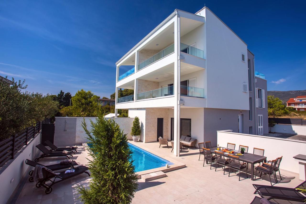 Villa Petra Kastela Bagian luar foto
