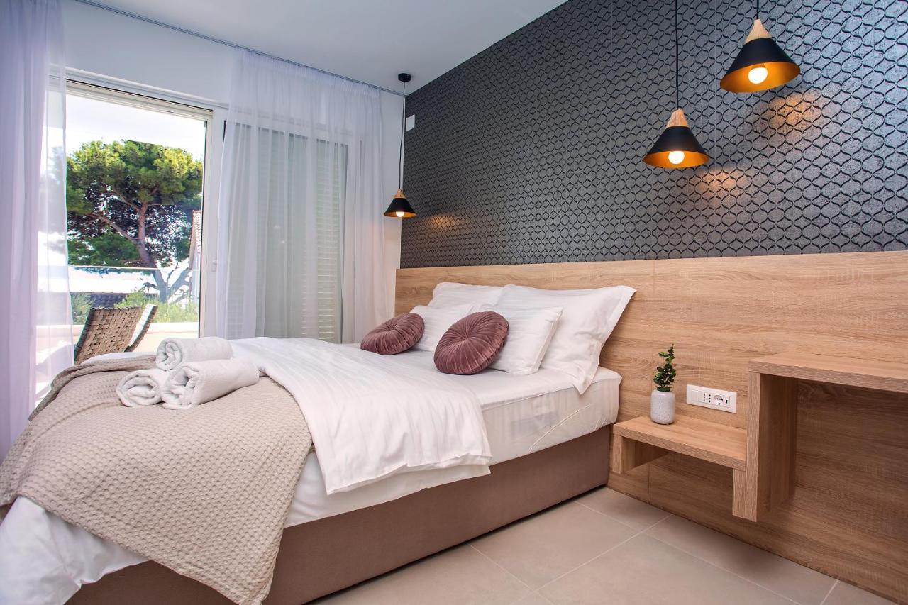 Villa Petra Kastela Bagian luar foto