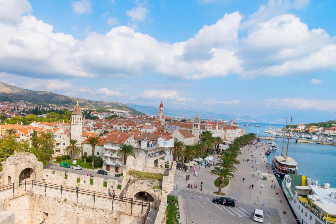 Villa Petra Kastela Bagian luar foto